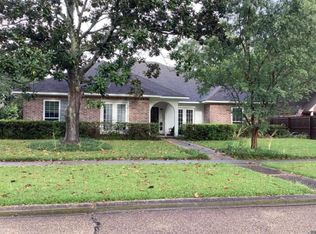 323 E Woodgate Ct, Baton Rouge, LA 70808
