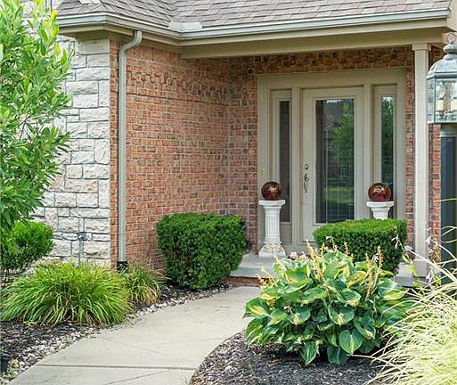 3rd image of 7736 Honeysuckle Dr