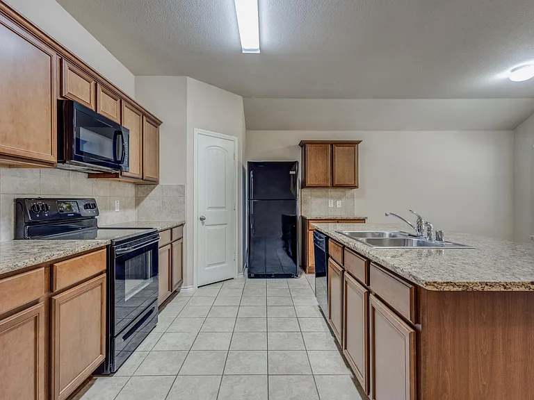 1309 Jasper Xing — Photo 5