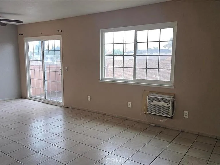 308 N Millard Ave #314 — Photo 8