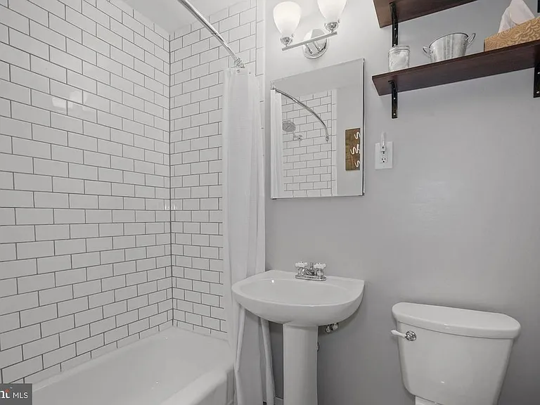 7717 Royston St — Photo 7