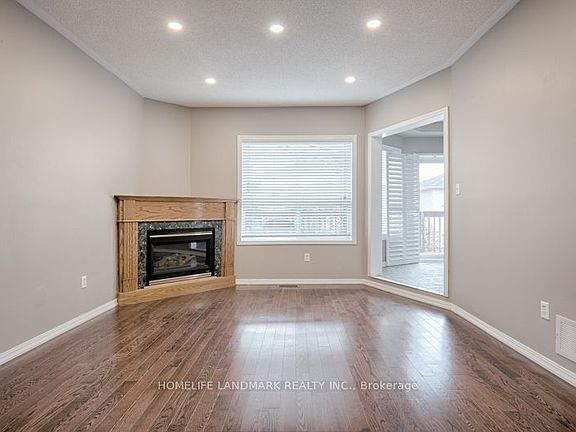 5th image of 813 Stonehaven Ave