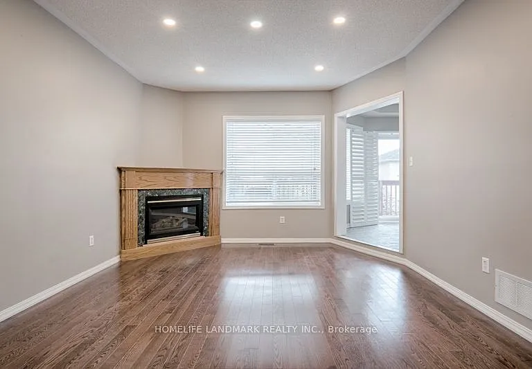 813 Stonehaven Ave — Photo 5