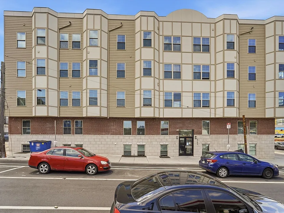 4700 Chestnut