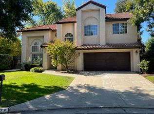 275 E Marwood Ln, Fresno, CA