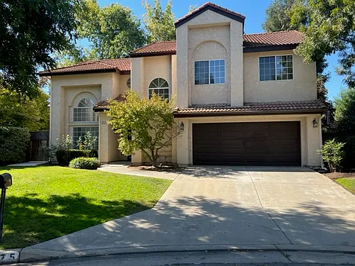 275 E Marwood Ln Photo 1