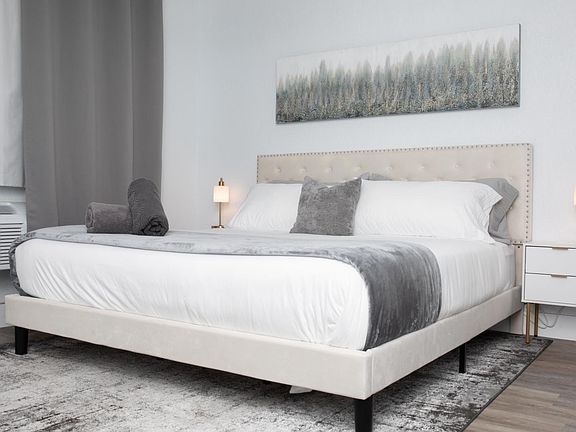4th image of 7171 Bay Dr APT 5