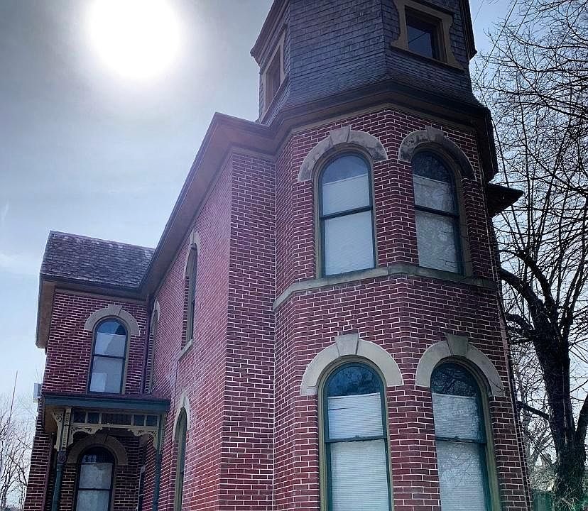 2nd image of 412 Moxahala Ave