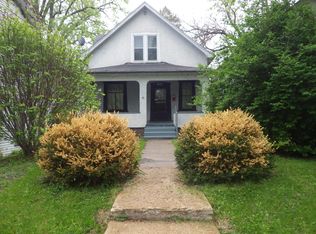 412 W 3rd St, Muscatine, IA 52761