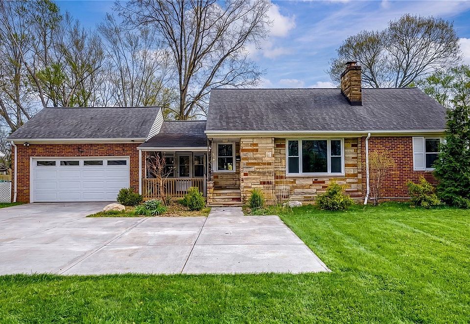 1st image of 2031 W Pleasant Valley Rd