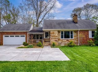 2031 W Pleasant Valley Rd, Parma, OH 44134