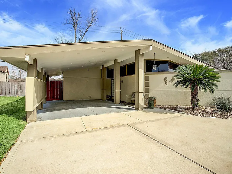 5303 Tallow Ln — Photo 2