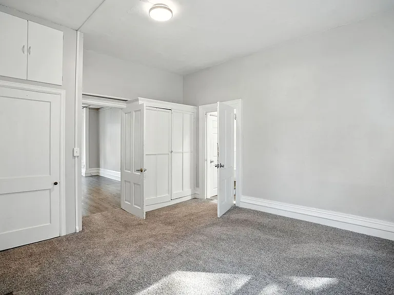 325 Kirkwood Blvd — Photo 13