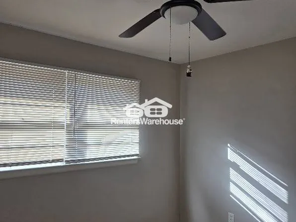 104 Fenwick Dr, Saint Louis, MO 63135