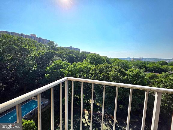 3rd image of 2059 Huntington Ave APT 1100