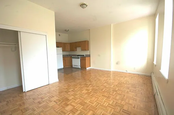 Rented by Link NY Realty | media 7