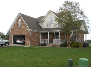 225 Willowshore Dr, Scottsburg, IN 47170