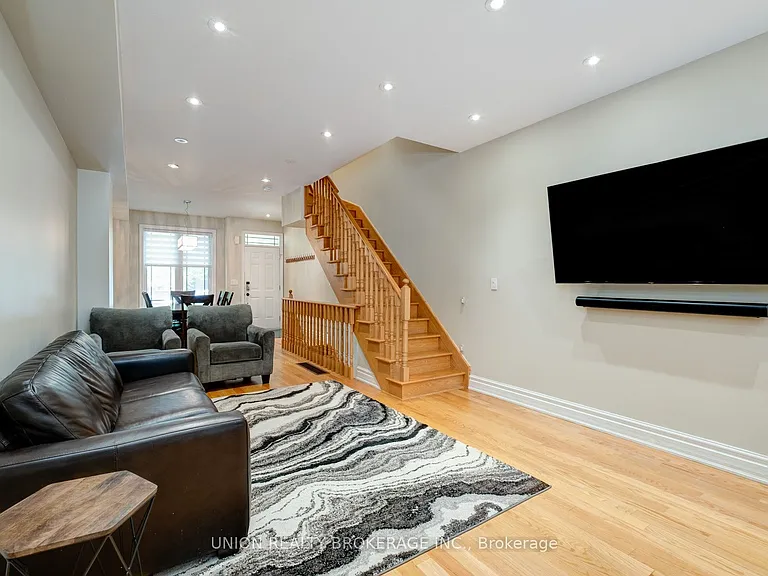 77 Logan Ave — Photo 6