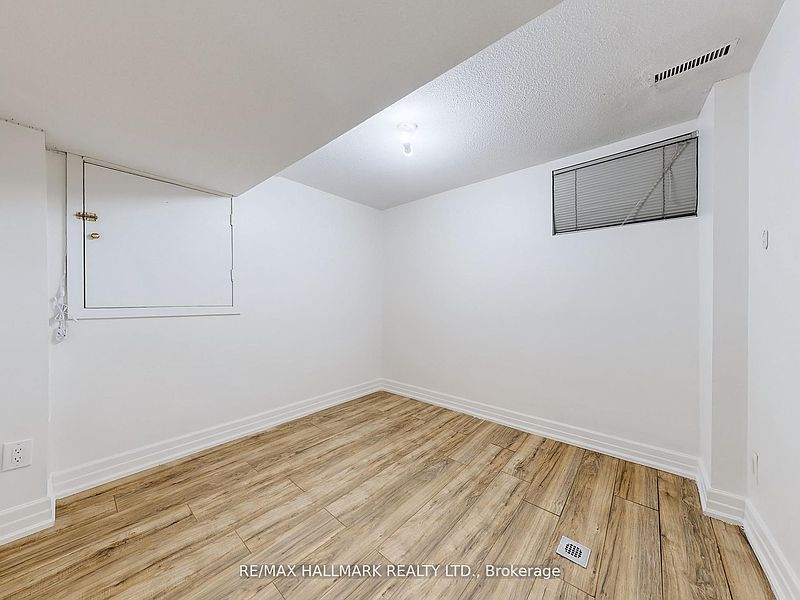Toronto House for rent - 5 Bedrooms — photo 36