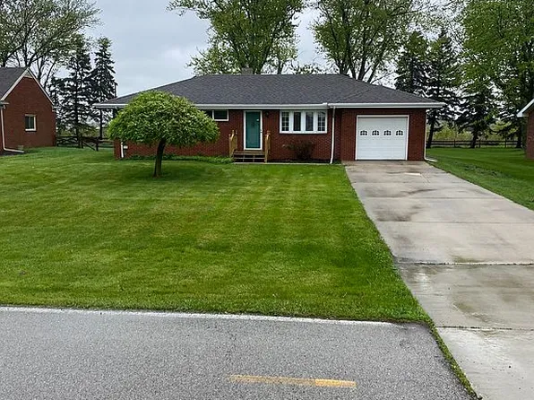 719 N Stadium Rd, Oregon, OH 43616