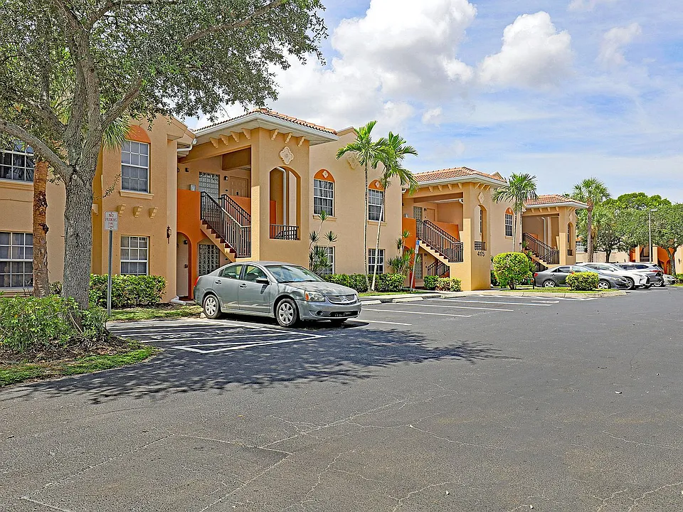 4175 Castilla Cir #203