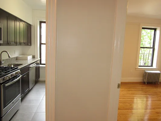 Rented by Kian Realty | media 8