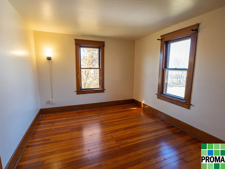 21 Moore Ave — Photo 30
