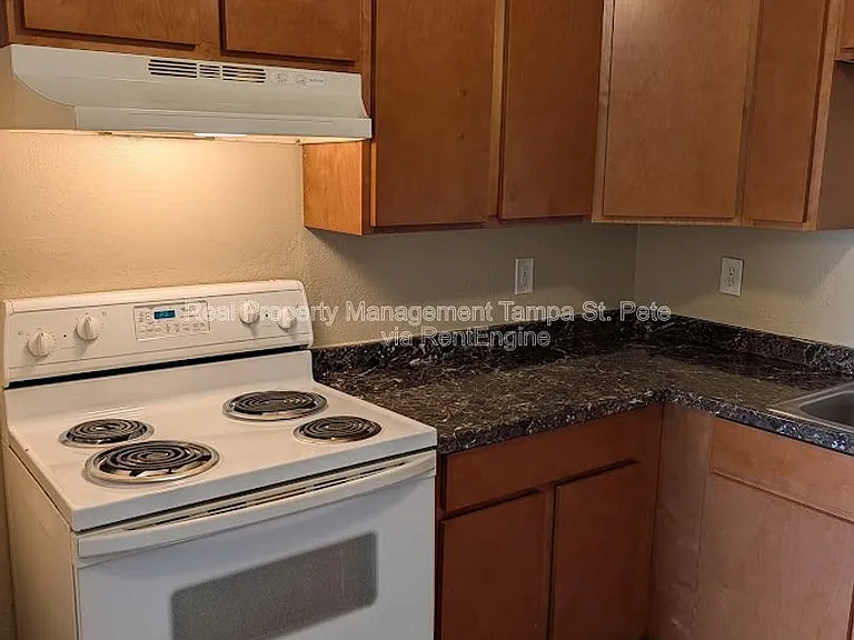 8429 N 39th St #3 — Photo 5