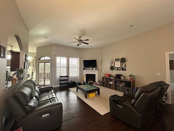 3rd image of 5000 Wood Shire Dr
