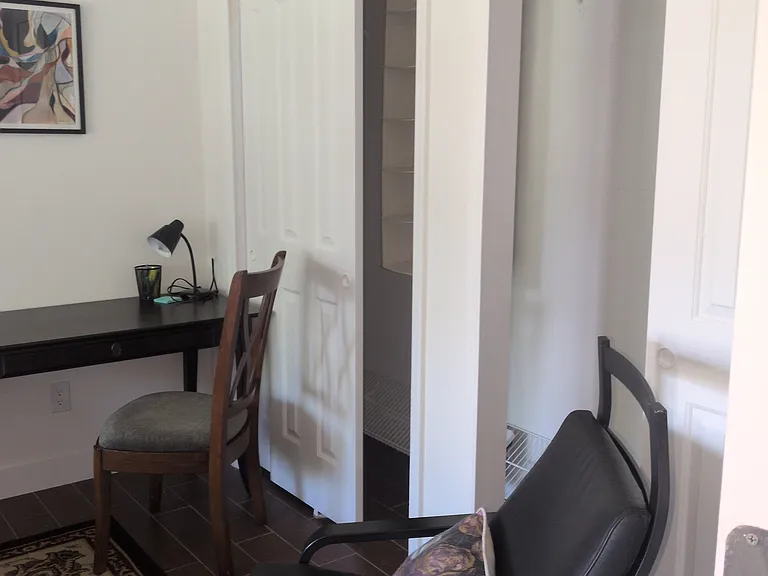 1426 Silverthorn Dr — Photo 12
