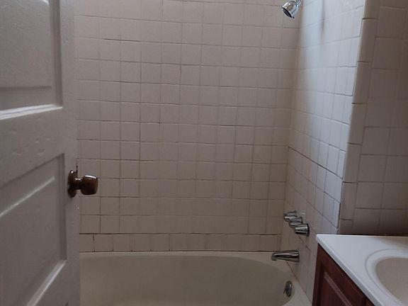 4th image of 8116-18 Forshey St