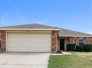 816 Beaver Creek Dr, Burleson, TX 76028