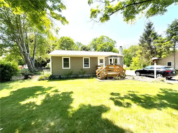 5 Greentree Drive S, Hyde Park, NY 12538