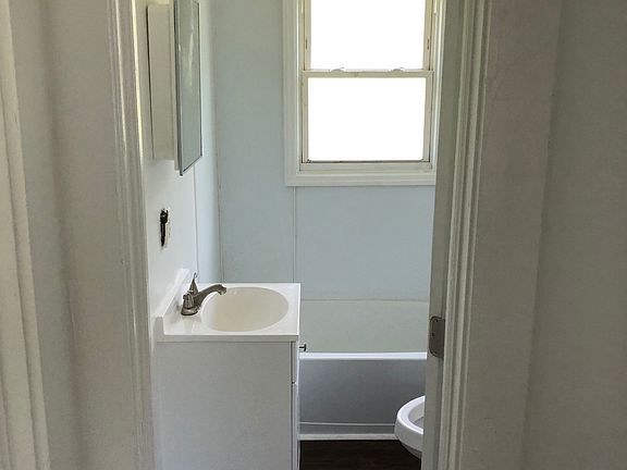 3rd image of 1805 Harris Dr