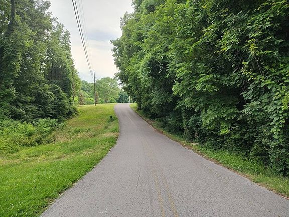 4th image of 322 Winding Way
