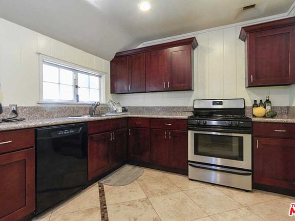 4th image of 1022 N Beverly Glen Blvd