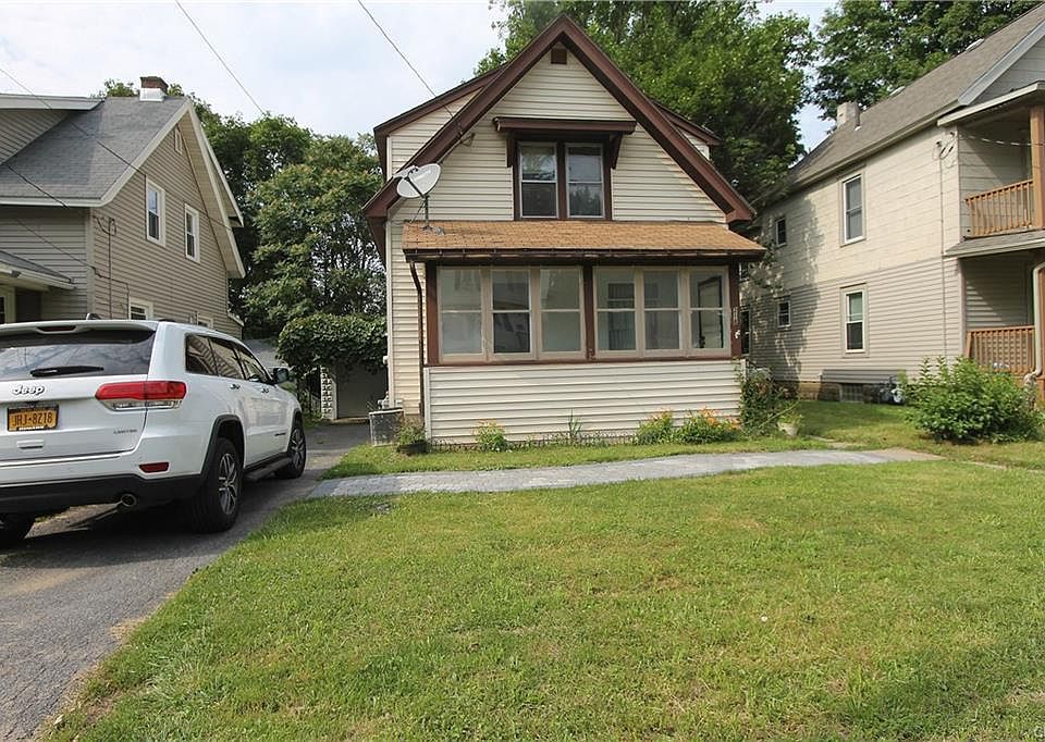 1st image of 218 Lynch Ave
