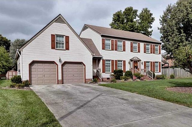 1st image of 211 Lakewood Park Dr
