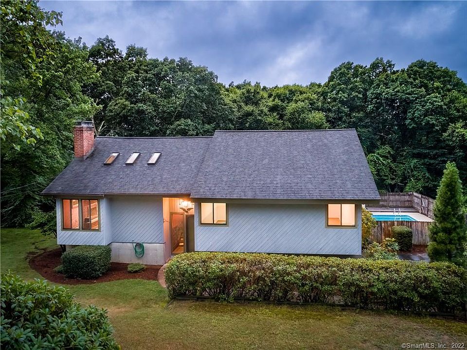 1st image of 71 Midland Dr