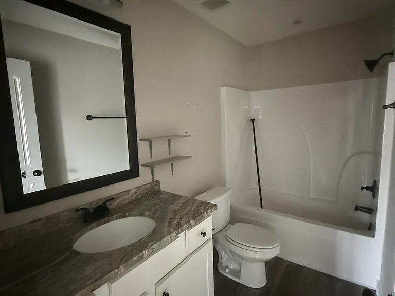100 Weston Cv — Photo 5