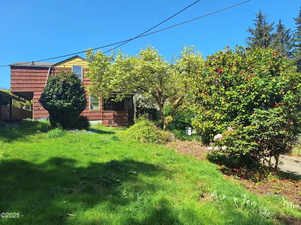 811 SE 7th Pl, Toledo, OR 97391