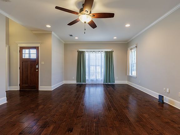 4th image of 3907 Karaline Cir