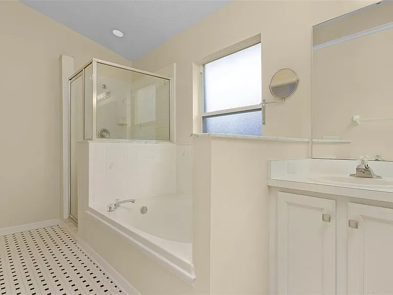 2936 Twin Oaks Dr — Photo 26