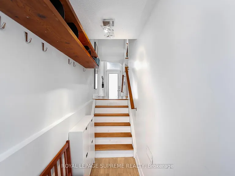 16 Lightbourn Ave — Photo 6