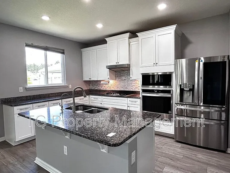 11646 Pacific Dogwood Ct — Photo 9