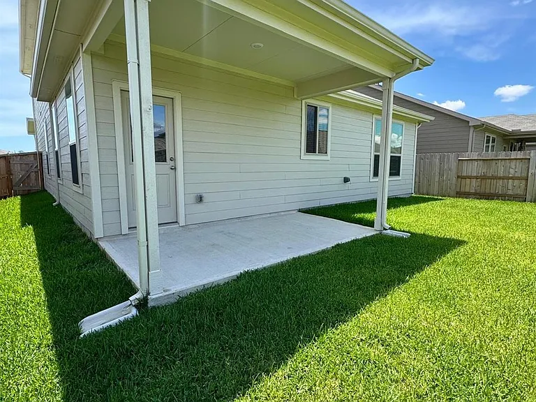 15357 Dapple Bluff Ln — Photo 8