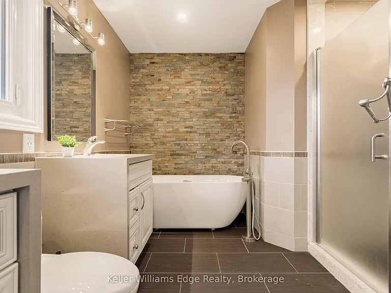 6760 Dillingwood Dr — Photo 28
