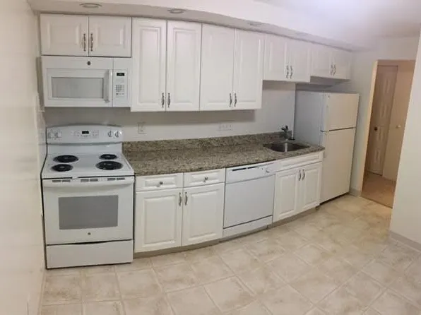 12 Main St #I, Wakefield, MA 01880