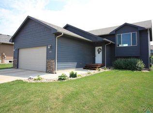 438 Macey Ave, Harrisburg, SD 57032