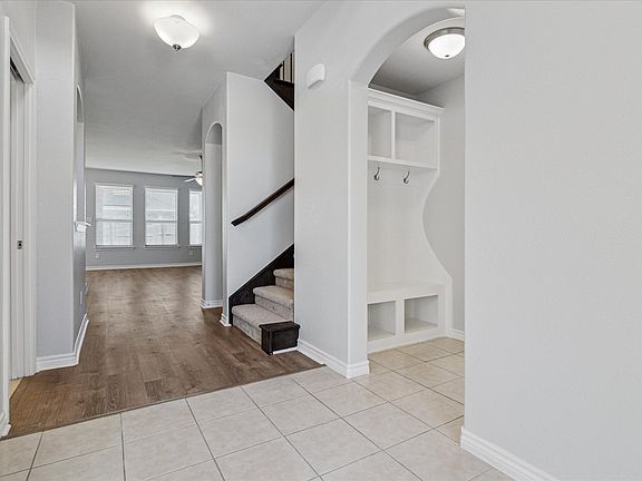 2nd image of 1017 Lavender Dr